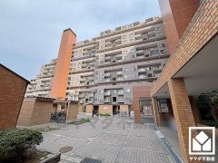 トイレは温水洗浄便座付きで、季節を問わずいつでも温かい便座をお使いいただけます。