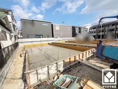 水回りが近くに集中した家事楽動線の住宅です。洗面室の隣にはランドリールームがあり、洗う・干す・畳むが一か所でできるので、洗濯が楽になります。