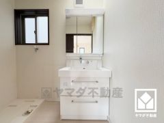 室内洗濯機置場付きなので天候に左右されず洗濯できます