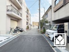 2025年8月内装・外装リフォーム済の大変綺麗な住宅で、即ご入居いただけます。随所にこだわりがちりばめられた、デザイン性の高い内装です。