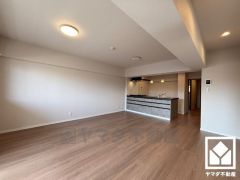 心地よい空間が広がるリビングで、家族みんなが快適に過ごせる時間を提供。