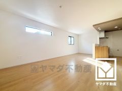 自然光を取り込む、開放感あふれる暮らし。隅々まで光が降り注ぎ、明るく心地の良い空間。