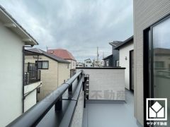 南東向きバルコニーで陽当たり、風通し良好。