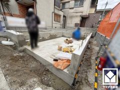 西側には徒歩8分ほどの距離に武庫川が流れています。川沿いには全長7kmに及ぶ緑地が整備されており、春にはお花見も楽しめる住環境。ジョギングコースもあり、四季折々の自然を感じながら運動も楽しめます。