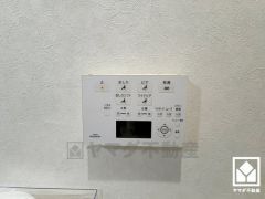 温水洗浄便座付きで、季節を問わずいつでも温かい便座をお使いいただけます。