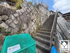 ブランコやグローブジャングルなどの遊具が設置された「甲陽園東山児童遊園」まで徒歩5分など、徒歩圏内に複数の公園があり、子育て世帯の方にもお勧めです。