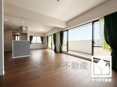 自然光を取り込む、開放感あふれる暮らし。隅々まで光が降り注ぎ、明るく心地の良い空間。