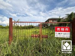 シンプルで飽きのこない設計が、暮らしに余白をもたらします。