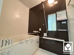 贅沢なバスタイムを演出する、デザイン性と機能性を兼ね備えたお風呂。