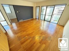 シンプルで美しいデザインのリビングが、毎日の生活に彩りを添える。