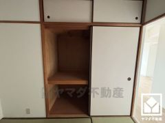 押入にはお客様用の座布団や寝具も収納可能です。