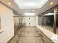 安心・安全な暮らしをサポートするオートロックシステムも完備。