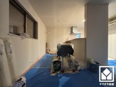 広々15帖のLDKが魅力。家族全員がリラックスできる、ゆったりとした快適リビングで温かい団らんの時間を。